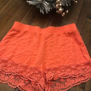🤗 Cute Dress shorts!